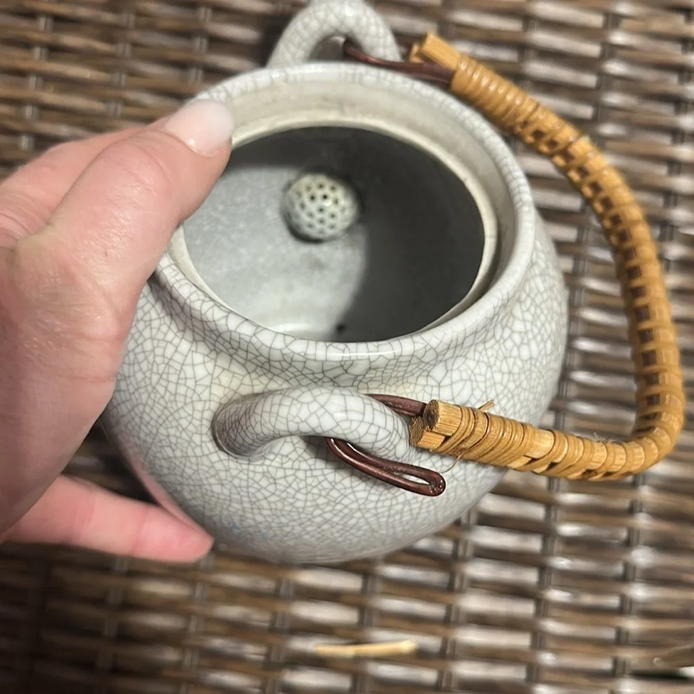 Pier 1 teapot 7”x 6”
